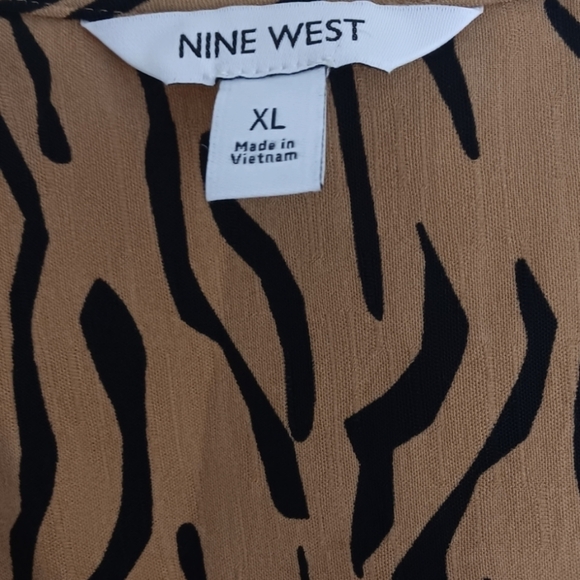 Nine West Women's Black And Brown Zebra Short Sleeve V-Neck Blouse Size … - Picture 3 of 6